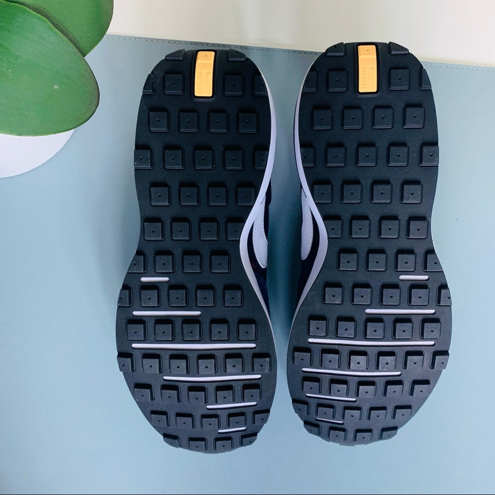 Nike Waffle One - Picture 7 of 9